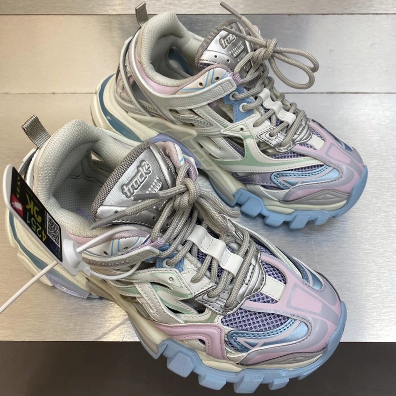 頂級版本Balenciaga Track 2.0 巴黎世家四代增加全新設計