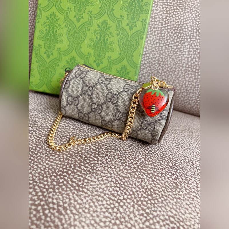 Gucci signature mini bag with online cherries