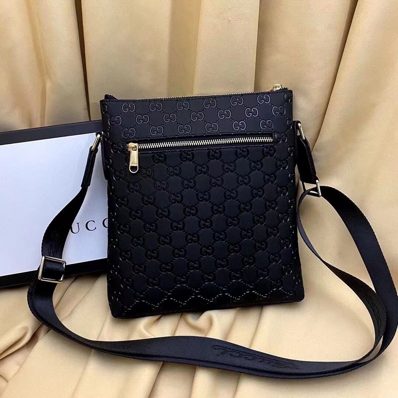 GUCCI 雙G标斜挎包意大利進口牛皮頂級貨,精鋼五金均有品牌LOGO,看皮的