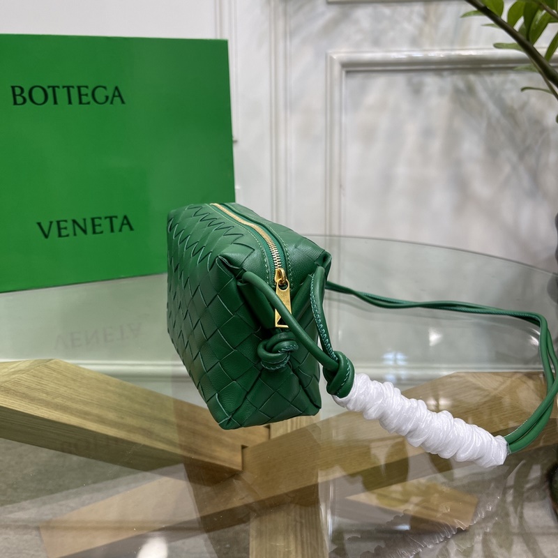 BV 新款編織小方包